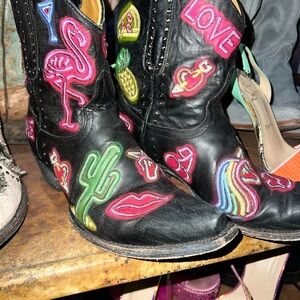 Embroidered VEGAS Black Cowboy Boots